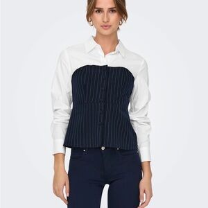 59-NWT Extend white bustier blouses